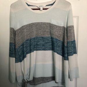 Women’s long sleeve top with front side tie